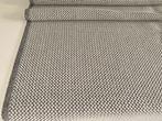 Maharam Merit 023; roomwit met grijs; restant meubelstof, Overige materialen, 120 cm of meer, Wit, Nieuw