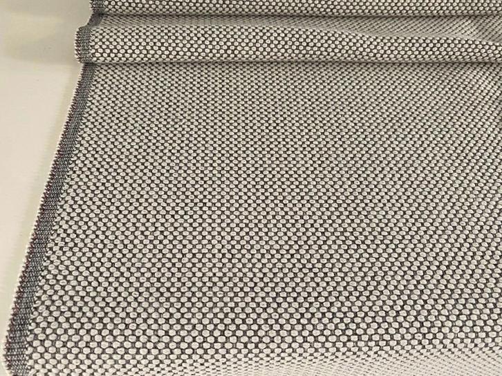 Maharam Merit 023; roomwit met grijs; restant meubelstof, Hobby en Vrije tijd, Stoffen en Lappen, Nieuw, Overige materialen, 120 cm of meer