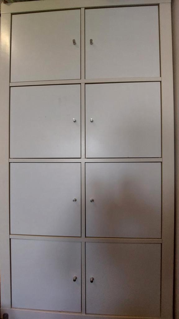 Ikea Kallax inzetten met deurtjes - wit & zwart (excl. kast), Huis en Inrichting, Kasten | Kledingkasten, Zo goed als nieuw, Minder dan 100 cm