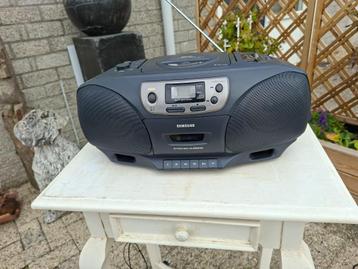 nieuwstaat zgan samsung draagbare radio cd en casettedeck beschikbaar voor biedingen