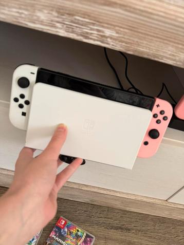 Nintendo switch Oled beschikbaar voor biedingen