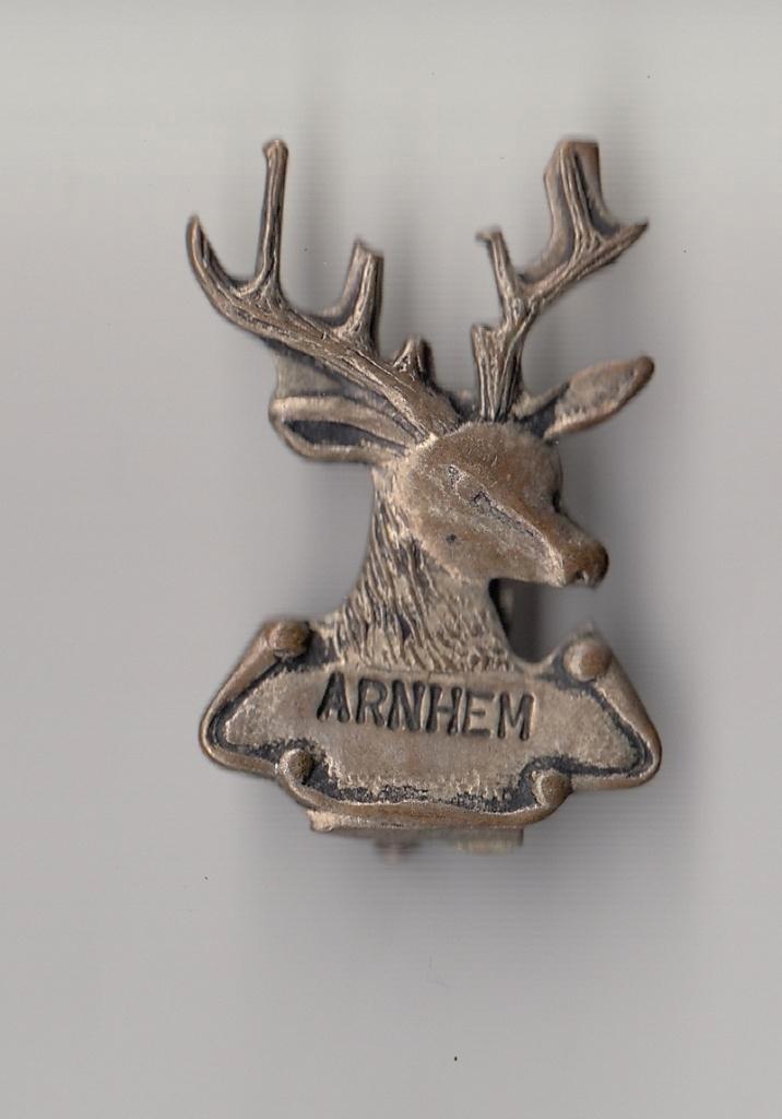 Arnhem Hert broche, Verzamelen, Speldjes, Pins en Buttons, Gebruikt, Speldje of Pin, Overige onderwerpen, Ophalen of Verzenden