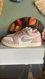 Nike Air Jordan 1 Low mt 42,5 white / pink, Nike Air Jordan, Wit, Nieuw, Ophalen of Verzenden