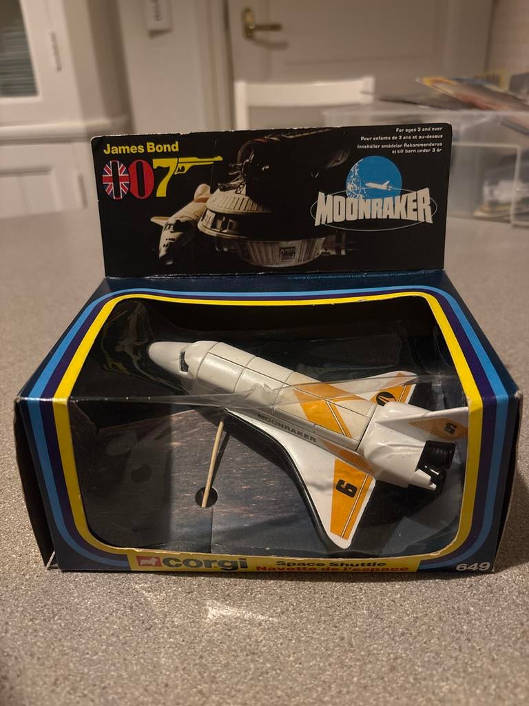 Corgi Classics James Bond Moonraker Space Shuttle, Hobby en Vrije tijd, Modelauto's | 1:32, Ophalen of Verzenden, Gebruikt, Overige typen