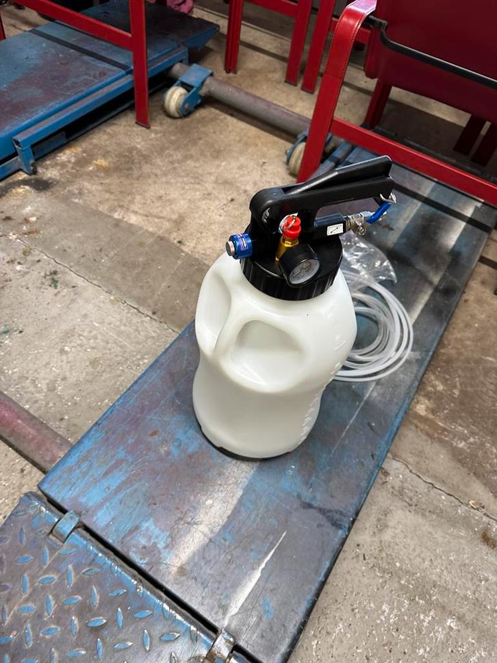 Pneumatische olie en vloeibare extractor, Auto diversen, Autogereedschap, Zo goed als nieuw, Ophalen of Verzenden