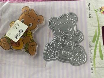 snijmal en stempel beertje met honing beschikbaar voor biedingen