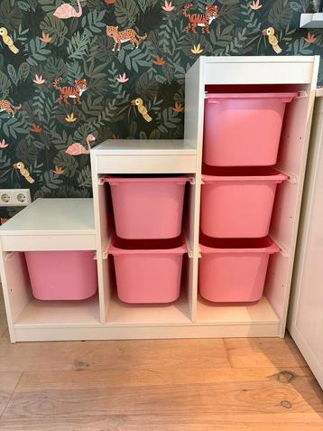 Ikea Trofast opbergcombinatie wit met roze bakken beschikbaar voor biedingen