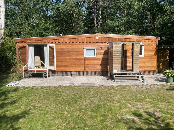 Caravan hout ter overname; 11m bij 4m, Caravans en Kamperen, Caravans, Particulier, tot en met 2, Overige, Vast bed, 8 meter en meer