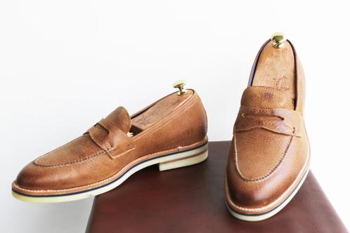 Nieuw! Mac Fincher loafer met witte zool in maat 8 = maat 42, Kleding | Heren, Schoenen, Nieuw, Loafers, Bruin, Ophalen of Verzenden