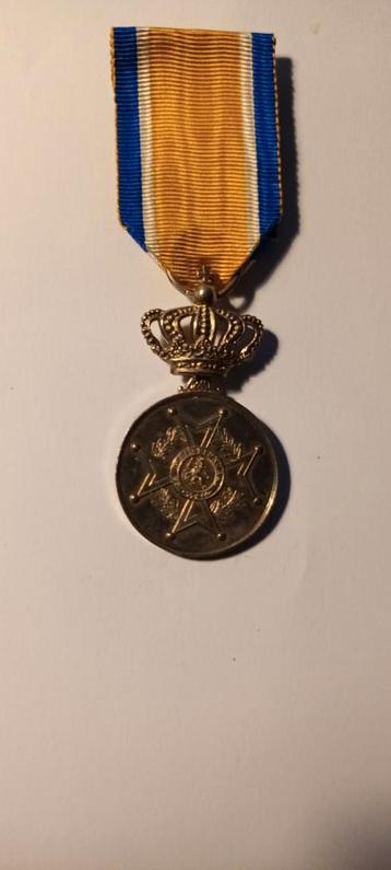 Oude Nederlandse Onderscheiding. beschikbaar voor biedingen