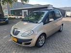 Lancia Musa 1.4 16V AUT 2007 Beige, Auto's, Lancia, 400 kg, Beige, Origineel Nederlands, Bedrijf