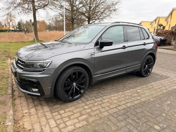 Volkswagen Tiguan 1.5 TSI ACT 150pk DSG 2020 Grijs, Auto's, Volkswagen, Particulier, Tiguan, 360° camera, ABS, Achteruitrijcamera