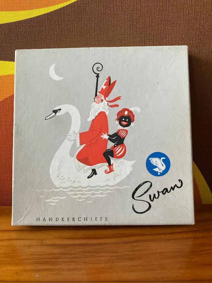 60's Swan doos je met zakdoekjes Sinterklaas en Zwarte Piet, Diversen, Sinterklaas, Gebruikt, Ophalen of Verzenden