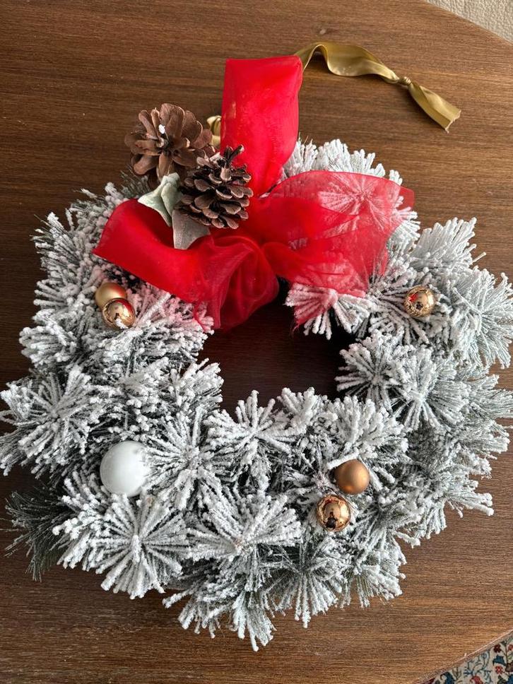 Zilveren kerstkransen x2, diameter 45cm, in perfecte staat, Huis en Inrichting, Woonaccessoires | Kransen, Zo goed als nieuw, Ophalen of Verzenden