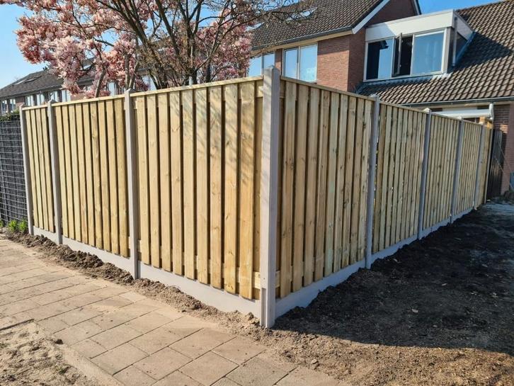 Grenen hout schutting met wit betonsysteem, Tuin en Terras, Schuttingen, Nieuw, Hout, 1 tot 2 meter, Minder dan 3 meter, Ophalen