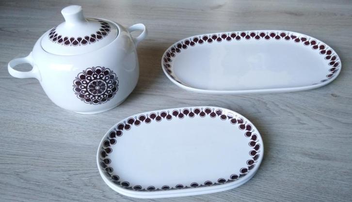 Een dekschaal en 3 schalen van Adolfi porselein, Antiek en Kunst, Antiek | Schalen, Ophalen of Verzenden