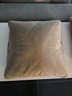2 taupe velours kussens, Ophalen of Verzenden, Zo goed als nieuw, Overige kleuren, Vierkant