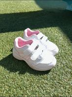 Witte sneakers met rize voering maat 26, Schoentjes, Meisje, Chicore, Ophalen of Verzenden
