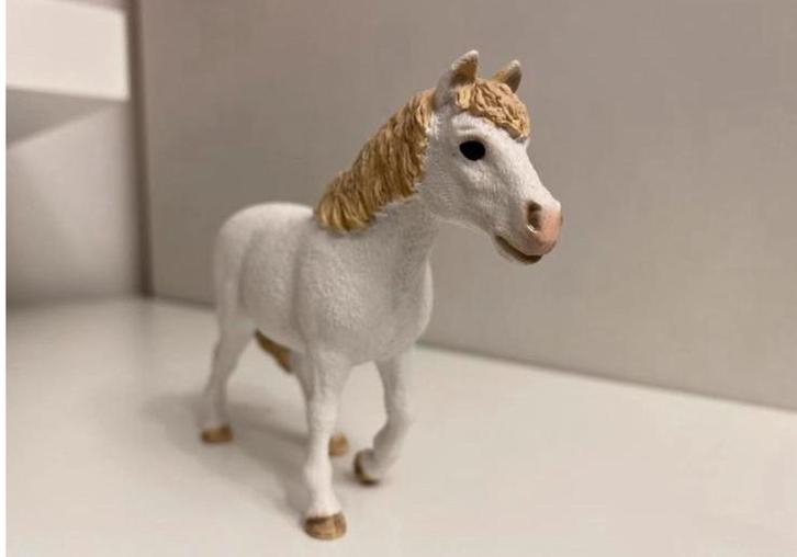 Schleich Witte Dartmoor Merrie ~ 42423, Verzamelen, Dierenverzamelingen, Zo goed als nieuw, Beeldje of Figuurtje, Paard, Ophalen of Verzenden