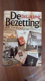 Dr. L.De Jong   De Bezetting   ontroerend boek!, Boeken, Oorlog en Militair, Ophalen of Verzenden, Gelezen