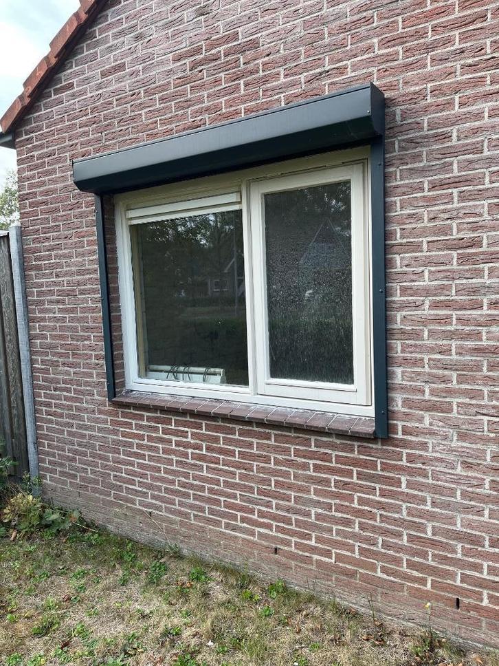 Elektrische rolluiken, diverse maten, Doe-het-zelf en Verbouw, Rolluiken, Zo goed als nieuw, 100 tot 150 cm, 100 tot 150 cm, Crème of Beige