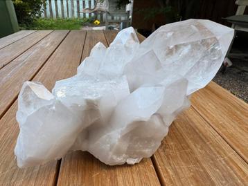 Bergkristal cluster beschikbaar voor biedingen