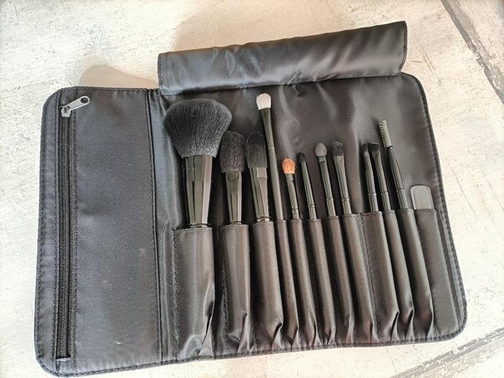 Alcina penselen; set kompleet incl. etui, Sieraden, Tassen en Uiterlijk, Uiterlijk | Gezichtsverzorging, Zo goed als nieuw, Gehele gezicht