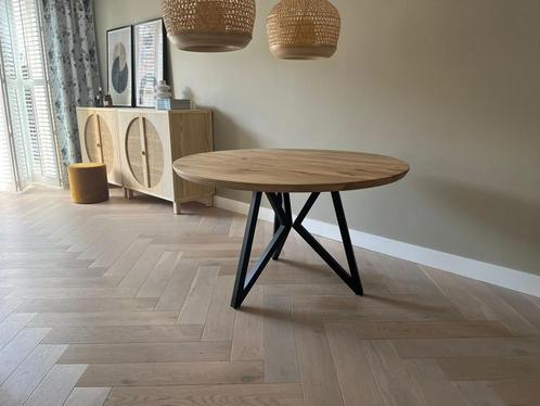 Ronde tafel van eikenhout, Huis en Inrichting, Tafels | Eettafels, Nieuw, 100 tot 150 cm, 100 tot 150 cm, Vijf personen of meer