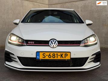 Volkswagen Golf 2.0 TSI GTI Performance, LED, STOELVERWARMIN beschikbaar voor biedingen
