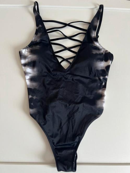 Badpak van  Victoria’s Secret PINK maat S, Kleding | Dames, Badmode en Zwemkleding, Zo goed als nieuw, Badpak, Zwart, Ophalen of Verzenden