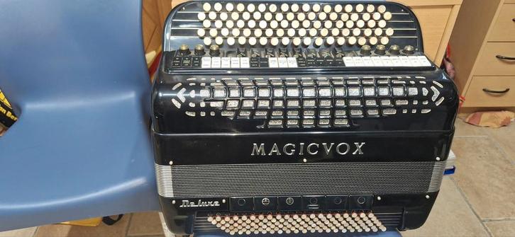 Magicvox Accordeon 120 bas, Scandalli blokken, Muziek en Instrumenten, Accordeons, Gebruikt, Knopaccordeon, 120-bas, Scandalli