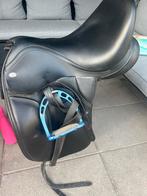 Dressuur zadel 18 inch, Ophalen, Zo goed als nieuw, Dressuur