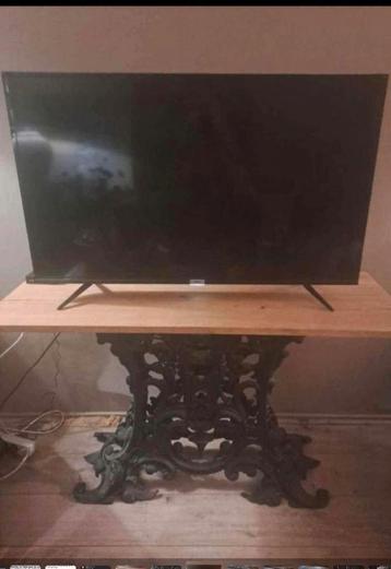 TV Meubel/Sidetable met Gietijzeren Onderstel beschikbaar voor biedingen