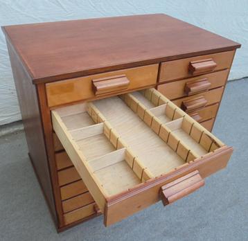 Klein vintage ladekast fourniturenkast papierkast winkelkast beschikbaar voor biedingen