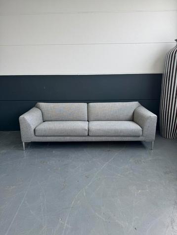 Nieuwstaat Pode Fold 3.5-zits | Pode by Leolux Fold bank beschikbaar voor biedingen