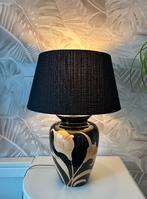 Pot tafellamp, zwarte keramieke unieke kruiklamp met lelies., Ophalen, Zo goed als nieuw, Overige materialen, 50 tot 75 cm