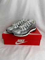 Nike p-6000 silver metalic (maat 42.5), Kleding | Heren, Overige kleuren, Nike, Nieuw, Ophalen of Verzenden