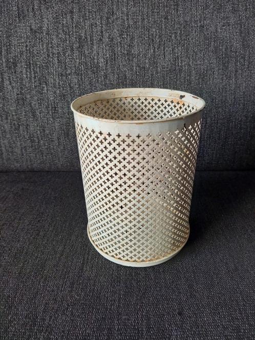 Vintage klein wit metalen prullenbakje, 18 cm hoog, Huis en Inrichting, Woonaccessoires | Overige, Gebruikt, Ophalen of Verzenden