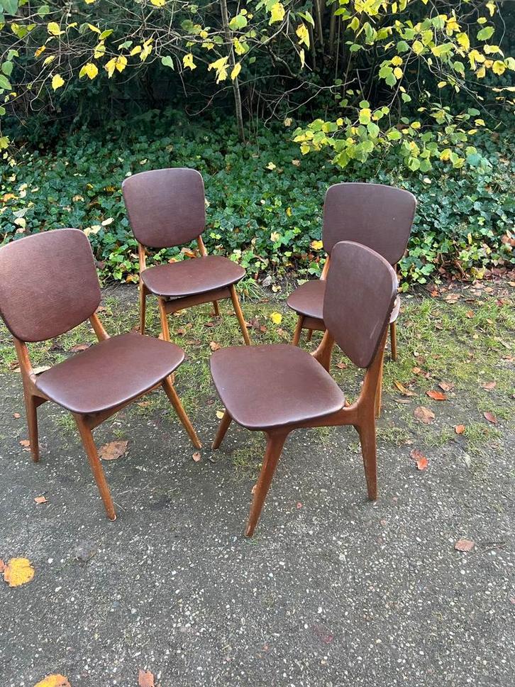4 eetkamerstoelen (vintage/skai/jaren60), Huis en Inrichting, Stoelen, Gebruikt, Vier, Hout, Leer, Overige kleuren, Ophalen