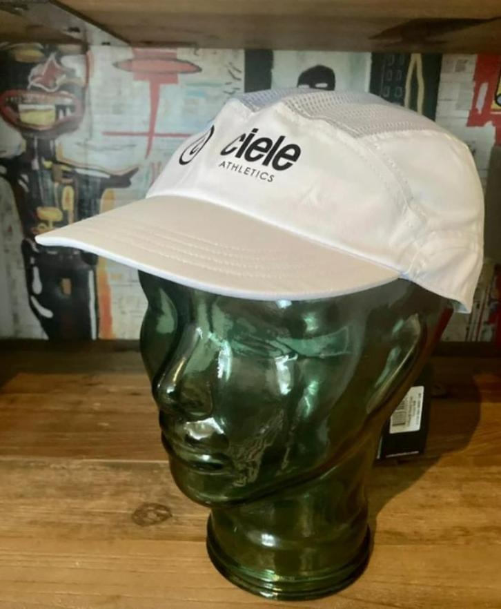 Ciele Athletics fst cap sc 56.5 running marathon new ds, Kleding | Heren, Hoeden en Petten, Nieuw, Pet, 57 cm (M, 7⅛ inch) of minder