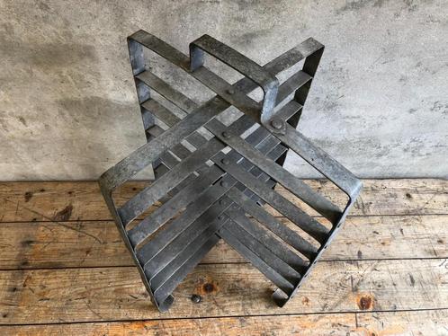 Vintage Frans zinken taartenrek | tijschriftenrek opklapbaar, Antiek en Kunst, Curiosa en Brocante, Ophalen of Verzenden