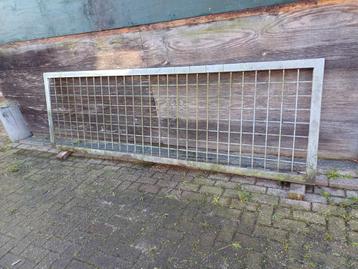 Zwaar hek betongaas gegalvaniseerd 0,90x2,90m beschikbaar voor biedingen