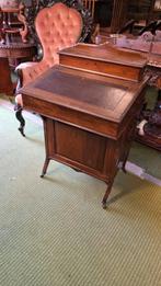 Antieke Engelse davenport, Ophalen