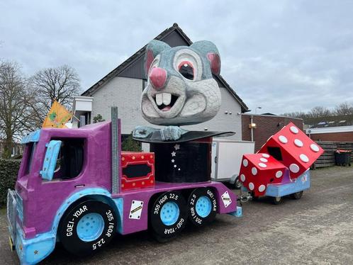 carnavalswagen Goocheltruc met loopgroep Goochelaars, magie, Hobby en Vrije tijd, Overige Hobby en Vrije tijd, Zo goed als nieuw