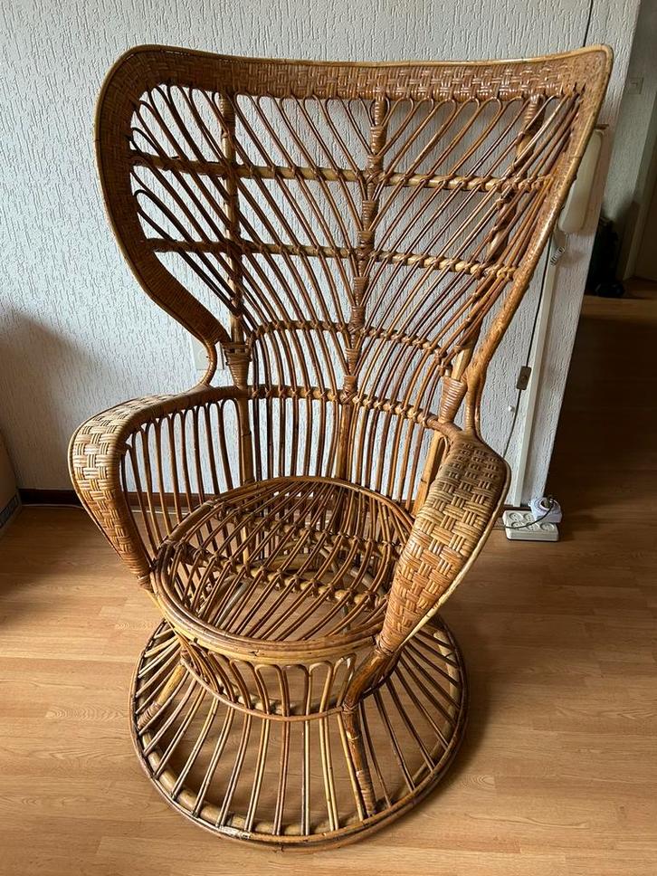 Rotan pauwentroon uit de jaren 60/70, Huis en Inrichting, Stoelen, Gebruikt, Eén, Riet of Rotan, Bruin, Ophalen