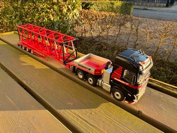 Cavallino 1:50 Mammoet  beschikbaar voor biedingen