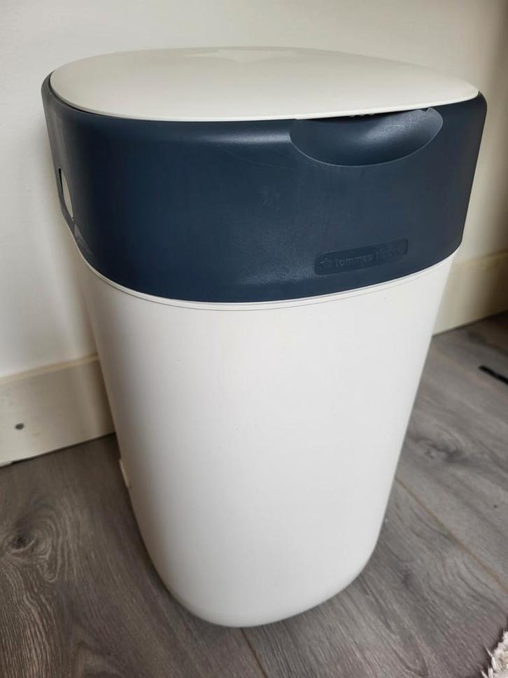 Tommee Tippee luieremmer met navulling voor cassette, Kinderen en Baby's, Badjes en Verzorging, Zo goed als nieuw, Luieremmer