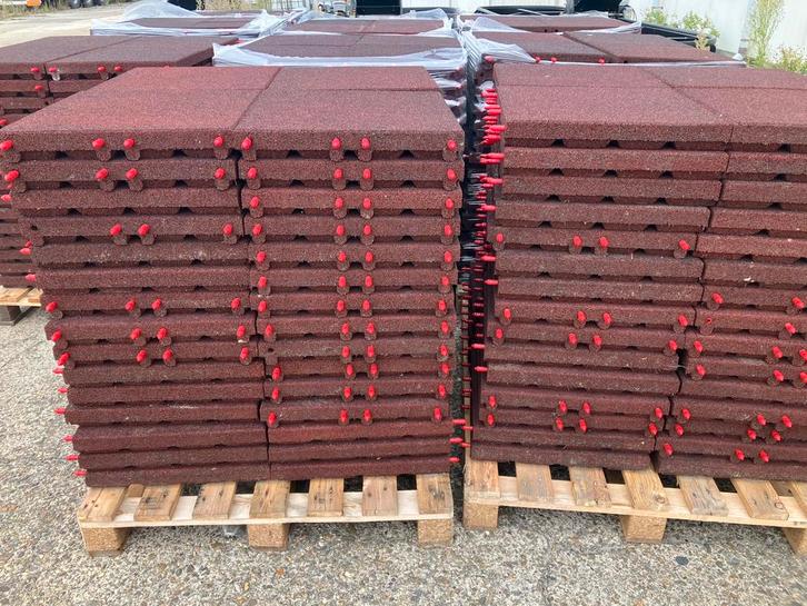 560 vochtdoorlatende rubberen tegels 50x50x6,5cm, Dieren en Toebehoren, Stalling en Weidegang
