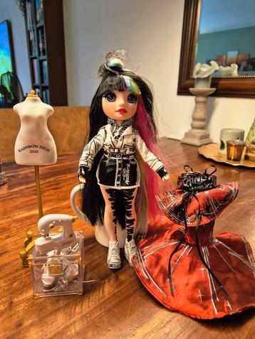Rainbow High Jett Dawson Fashion Doll + extra jurk/schoenen beschikbaar voor biedingen
