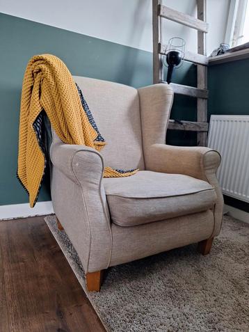Comfortabele fauteuil  beschikbaar voor biedingen